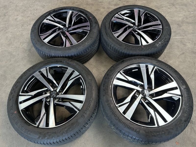 19 inch originele velgen + zomerbanden Peugeot 3008 | 5008, 19 inch, -, -, Banden en Velgen