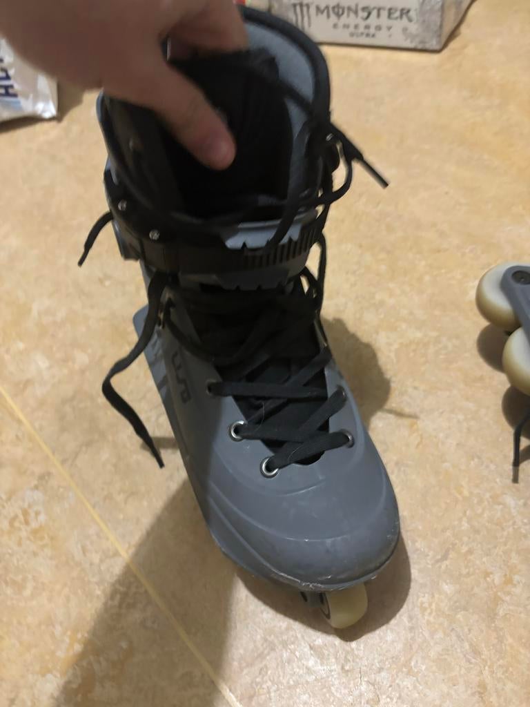 Aggressive Stunt Skates - Nick Lomax Pro 60 Maat 45-46, Sport en Fitness, Skeelers, Verzenden, Gebruikt, Inline skates 4 wielen