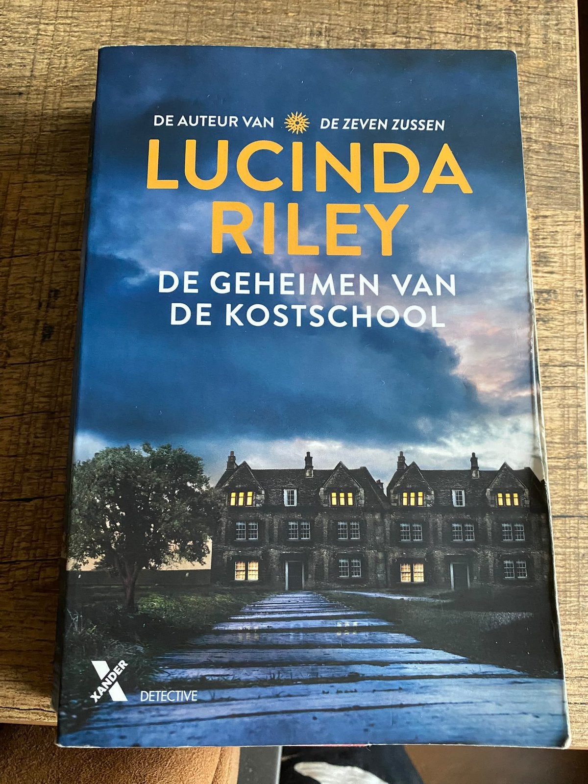De geheimen van de kostschool, Ophalen of Verzenden, Zo goed als nieuw