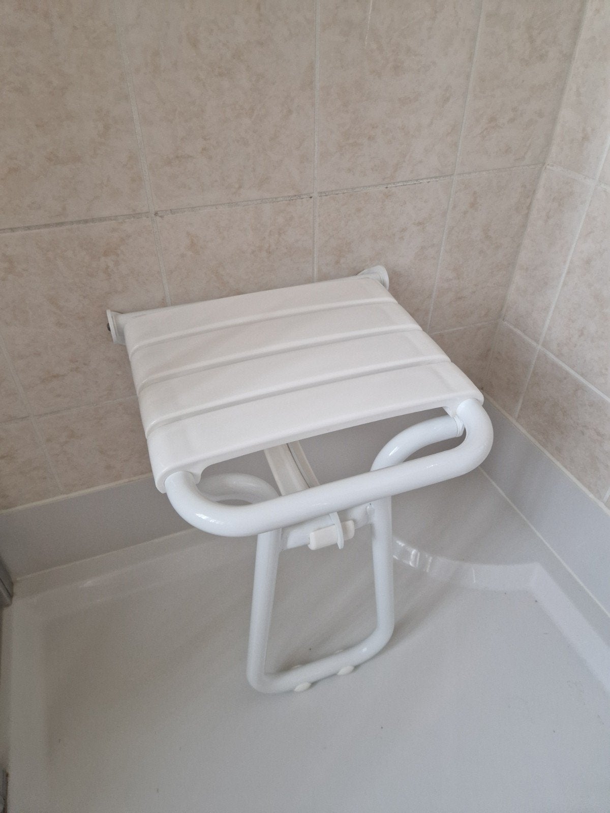 Douchestoel, 1 kruk, Ophalen, Zo goed als nieuw, 60 tot 90 cm