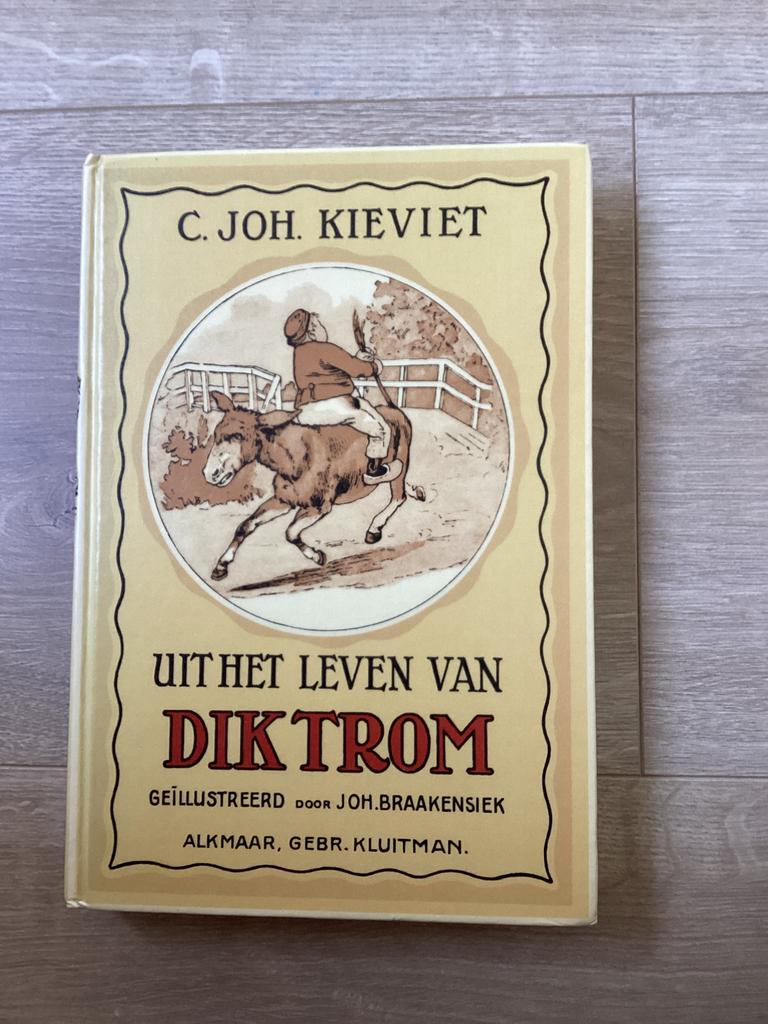 Uit het leven van Dik Trom, Ophalen of Verzenden, Zo goed als nieuw