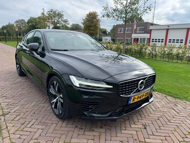 Volvo S60 T8 R Design AWD 340pk Automaat 2021 Zwart, Automaat, S60, Bedrijf, Hybride Elektrisch/Benzine
