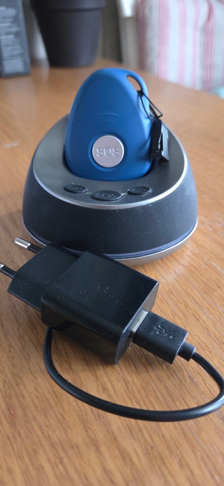 Wuzzi Alert Pebbles Persoonsalarm met GPS-tracker, Ophalen, Zo goed als nieuw, Overige typen, Universeel