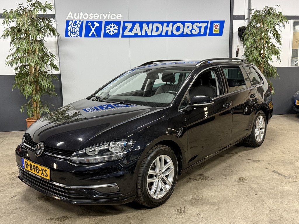 Volkswagen Golf 1.5 TSI Highline // Autom // Camera // Trekh, Auto's, Volkswagen, Stof, 4 cilinders, 150 pk, Zwart