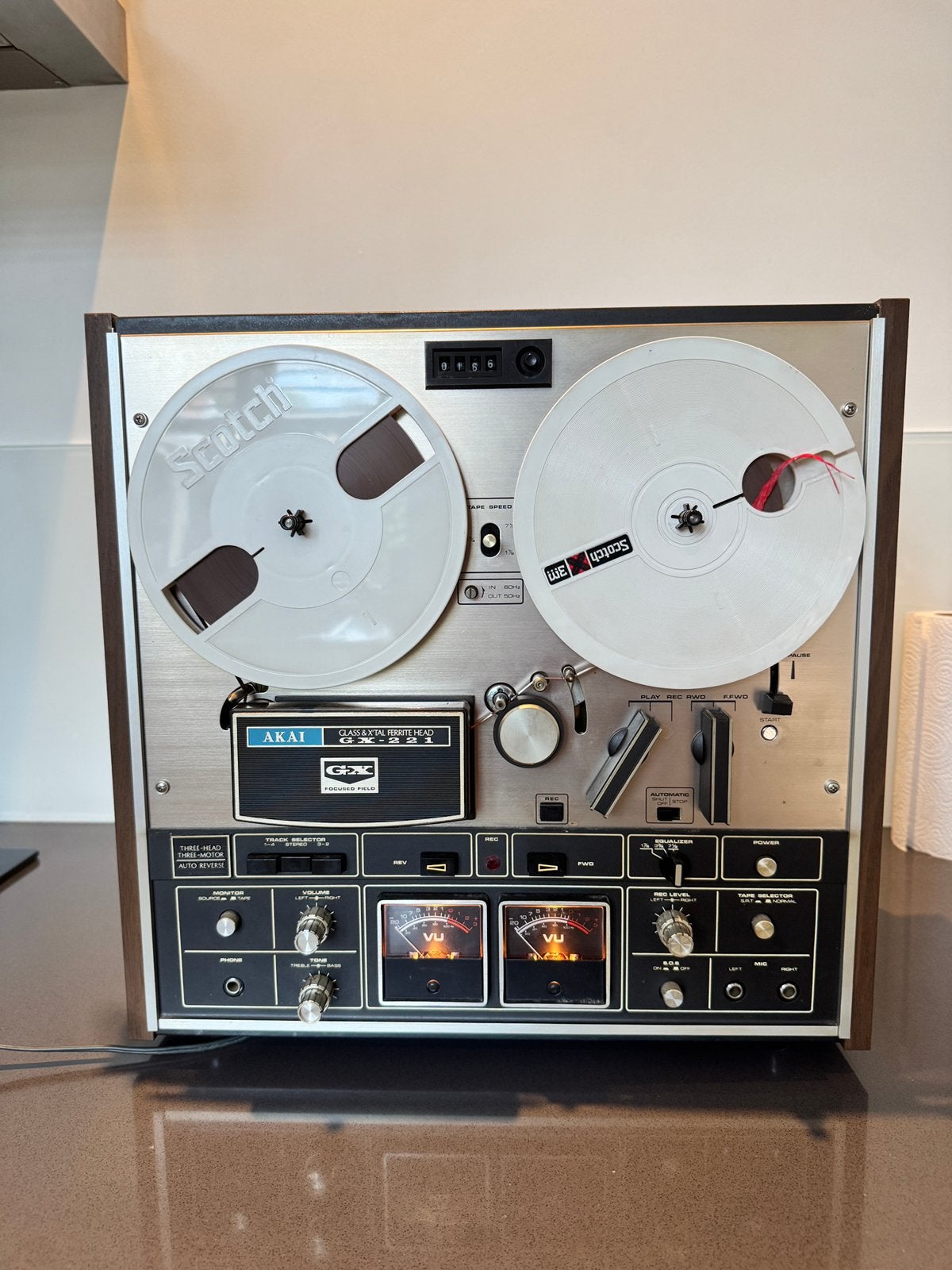 Akai GX-221 bandrecorder – werkt + koffer + 10 banden, Audio, Tv en Foto, Ophalen of Verzenden, Bandrecorder, Met stofkap