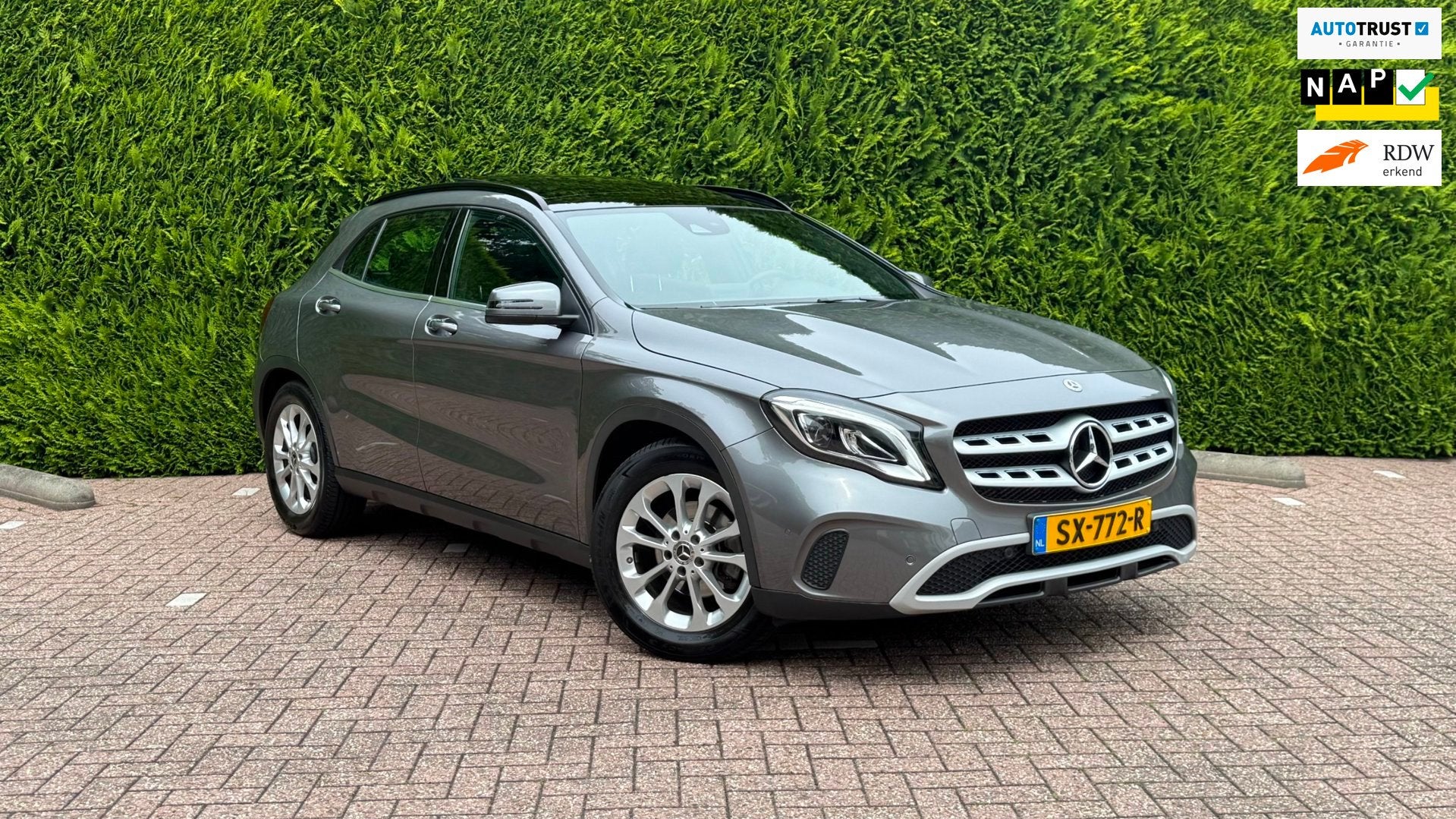 Mercedes-Benz GLA-klasse 180 | Business Solution + Ltd | Pan, Cruise Control, Gebruikt, 4 cilinders, 715 kg