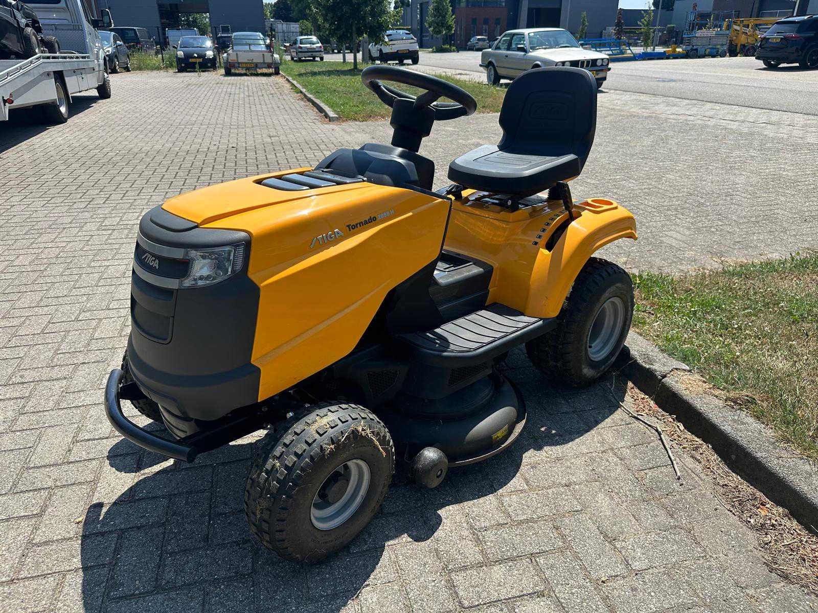 2017 Stiga Tornado 2098h Zitmaaier, Maaier