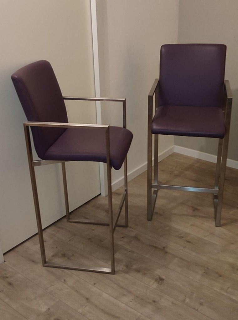 Barkrukken paars leder, Huis en Inrichting, Barkrukken, 2 krukken, Ophalen, Zo goed als nieuw, 60 tot 90 cm