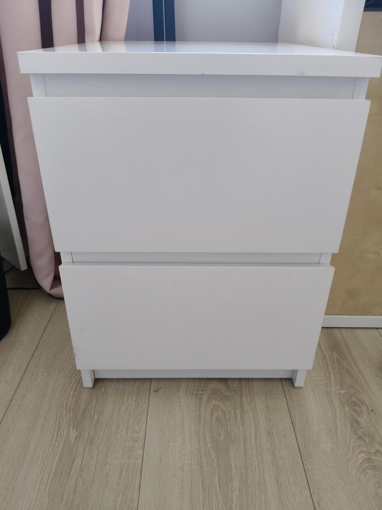 Wit IKEA Malm nachtkastje met 2 lades - Zo goed als nieuw, Ophalen, Minder dan 45 cm, 55 tot 70 cm, Zo goed als nieuw