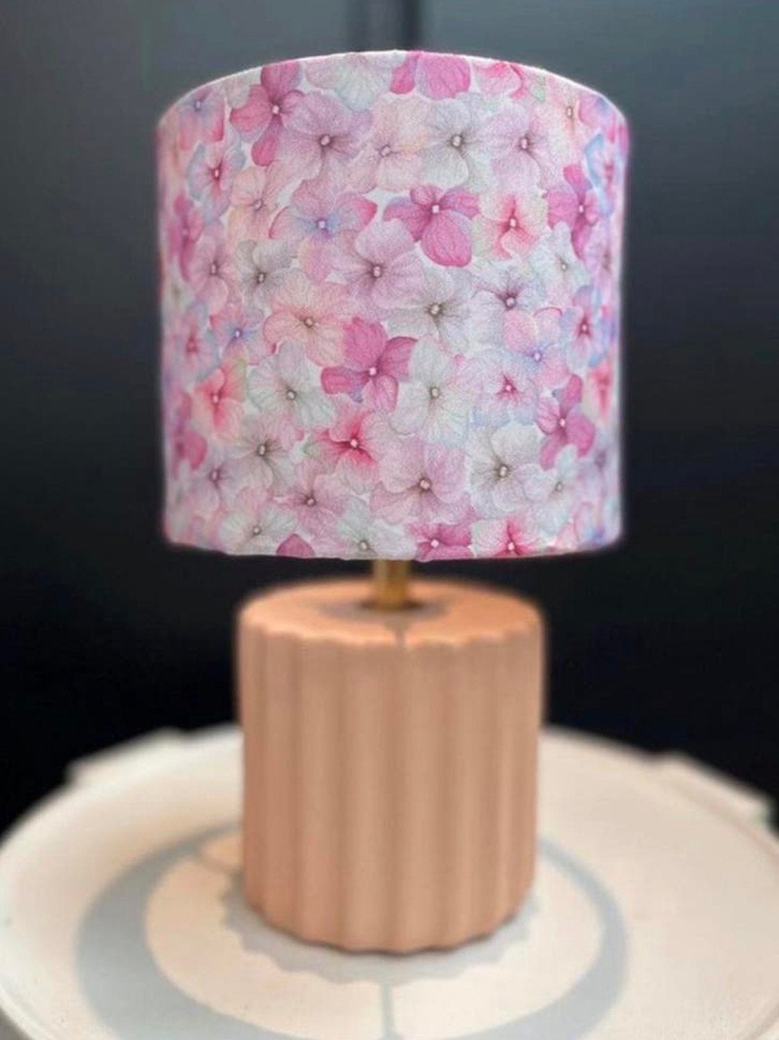 Leuke sfeervolle lampenkap met bloemen motief NIEUW, Roze, Ophalen of Verzenden, Zo goed als nieuw, Keramiek