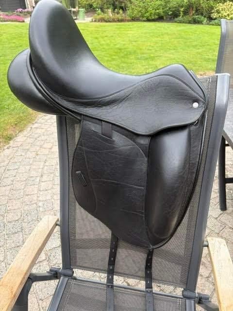 Custom Icon Flight 17.5 inch, Ophalen of Verzenden, Zo goed als nieuw, Dressuur