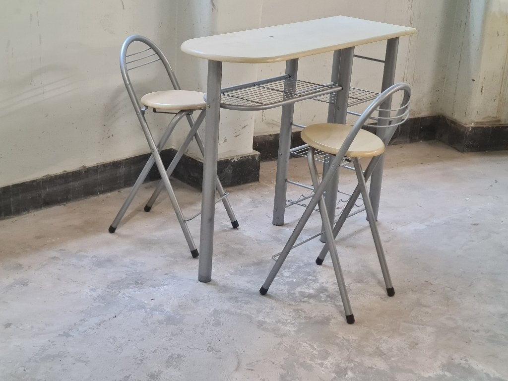Bar met rek en twee krukken, Ophalen, Gebruikt, Inclusief barstoelen