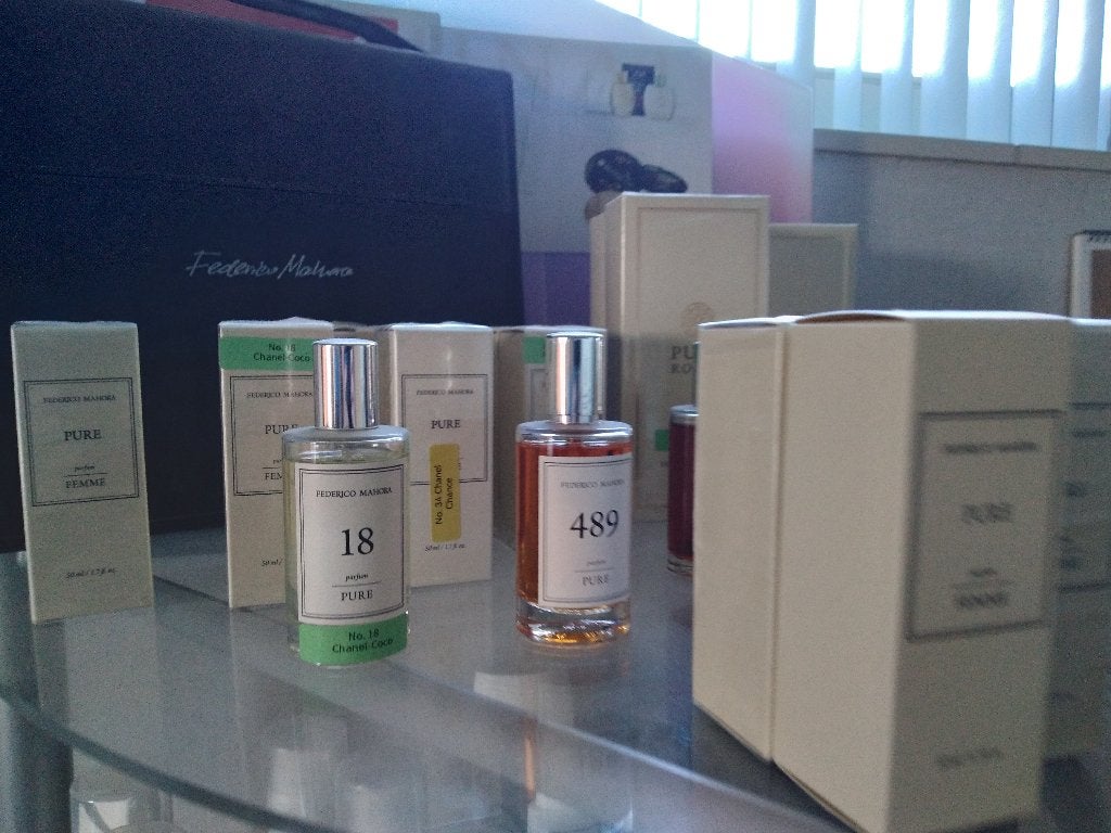 FM Parfum en oogpotlood donker blauw, Ophalen of Verzenden, Nieuw