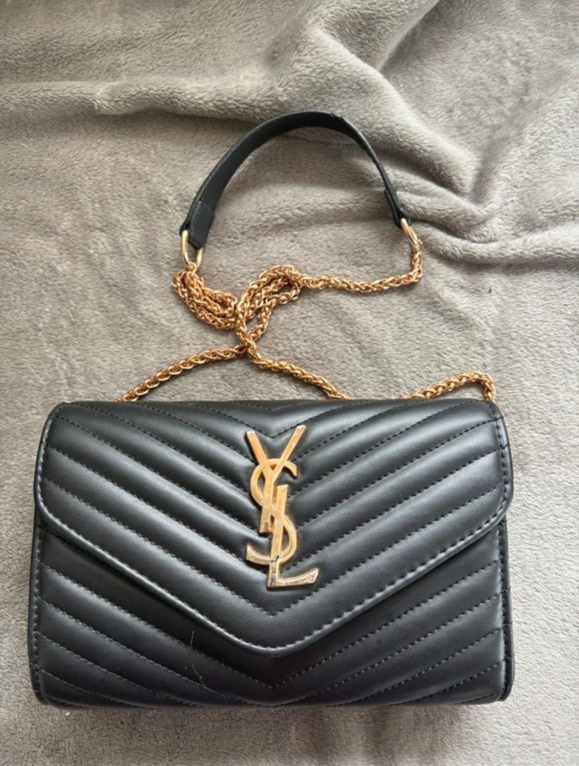 Zwarte YSL-achtige schoudertas met gouden ketting, Ophalen of Verzenden, Gebruikt, Zwart, Schoudertasje