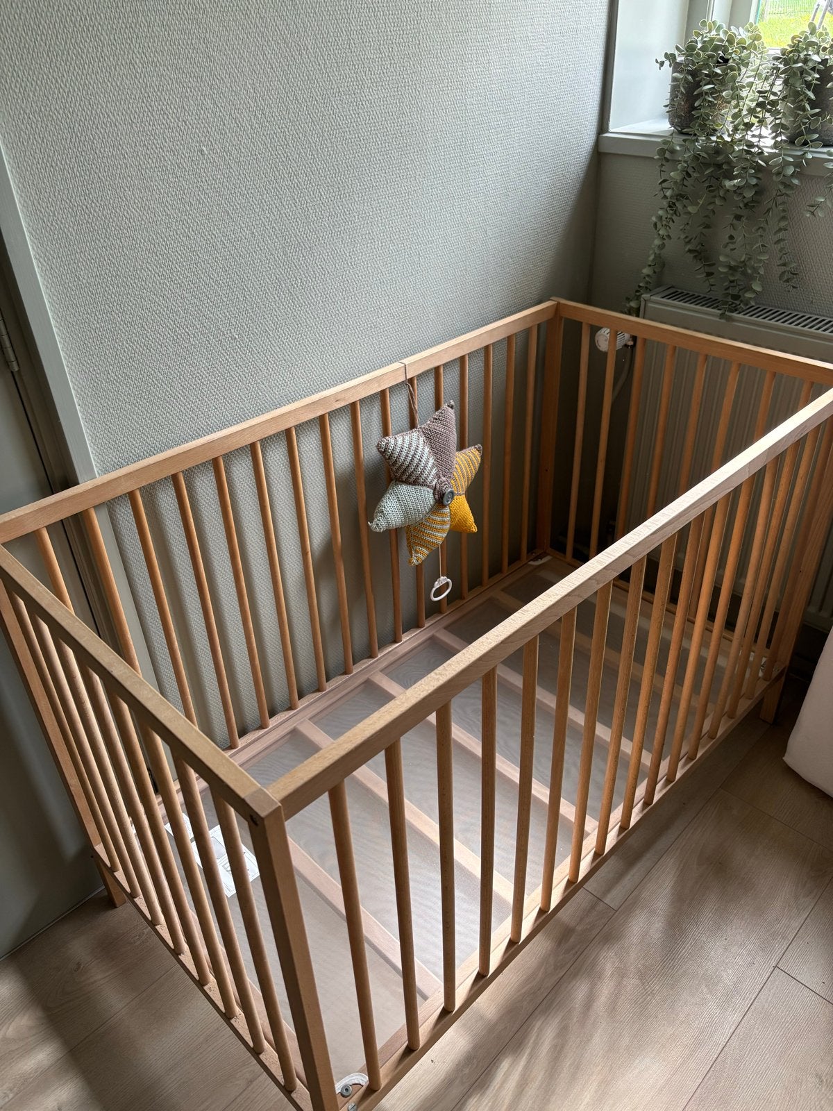 IKEA Sniglar Ledikant met matras - 65x124 cm, Ophalen, Zo goed als nieuw, Ledikant