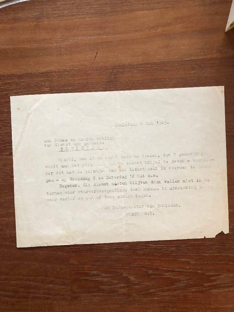 Bevrijding Schiedam. Brief van 5 Mei waarin K. Bosch tot, Boeken, Oorlog en Militair, Verzenden, Overige onderwerpen, Tweede Wereldoorlog