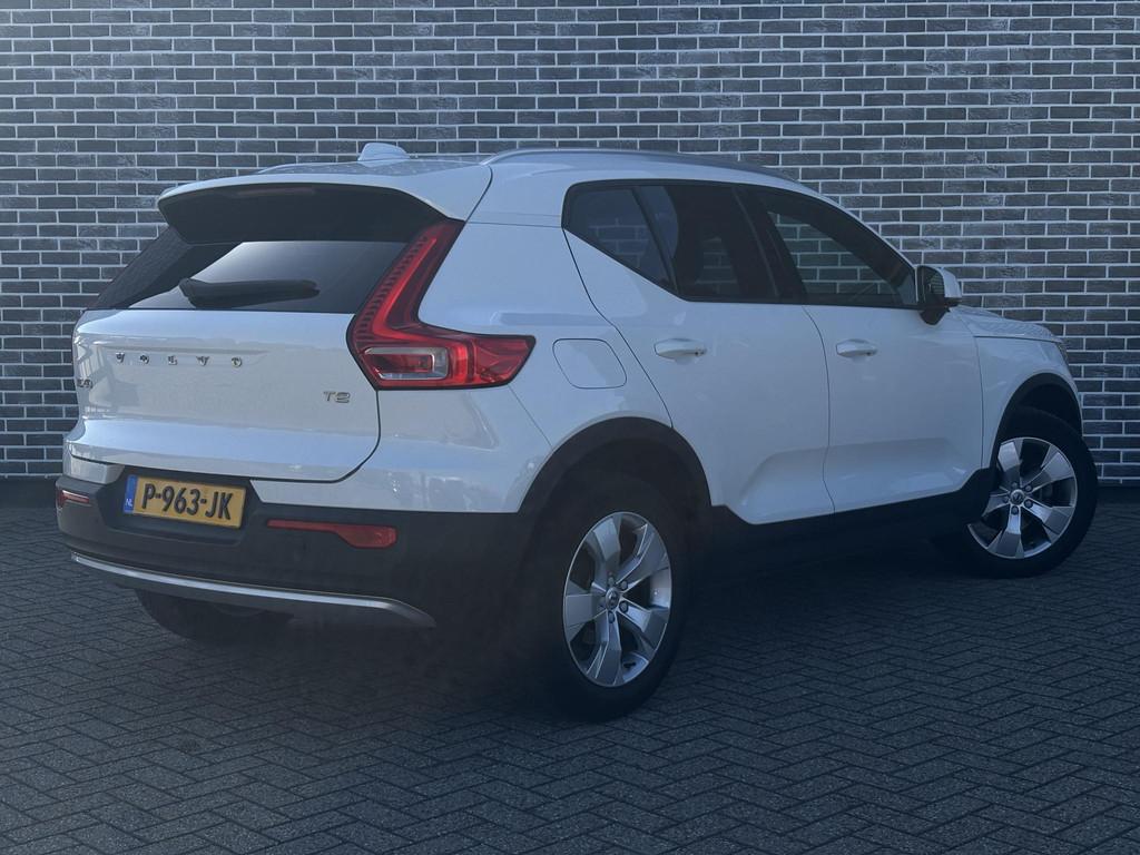 Volvo XC40 1.5 T2 Momentum Business | Panoramadak | Adaptive, Auto's, 12 maanden, Gebruikt, Euro 6, Wit
