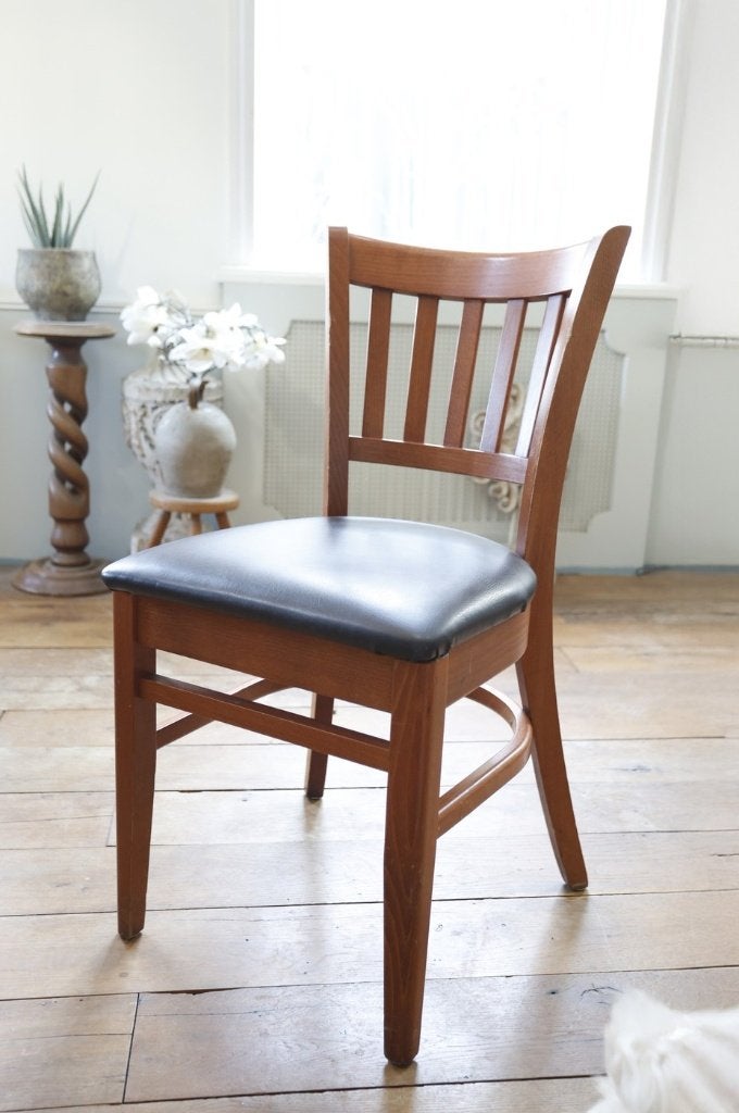 Vintage houten eetkamerstoel - donkerbruin kunstleer, Gebruikt, Bruin, Eén, Ophalen