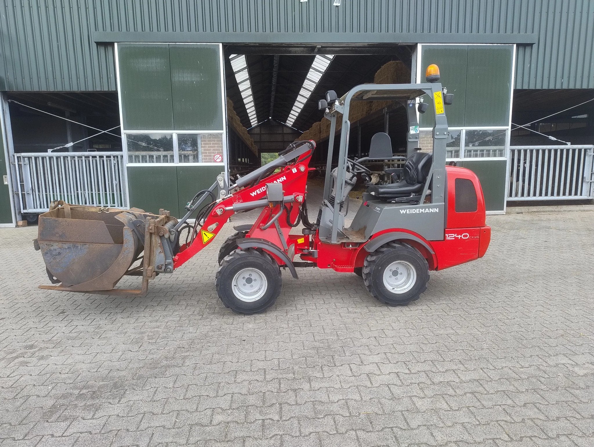 Weidemann 1240 Minishovel (bj 2010), Jan Methorst, Schaffelaar.deglind@gmail.com, Schoonderbekerweg 2
3794 NB  De Glind, NL, Wiellader of Shovel