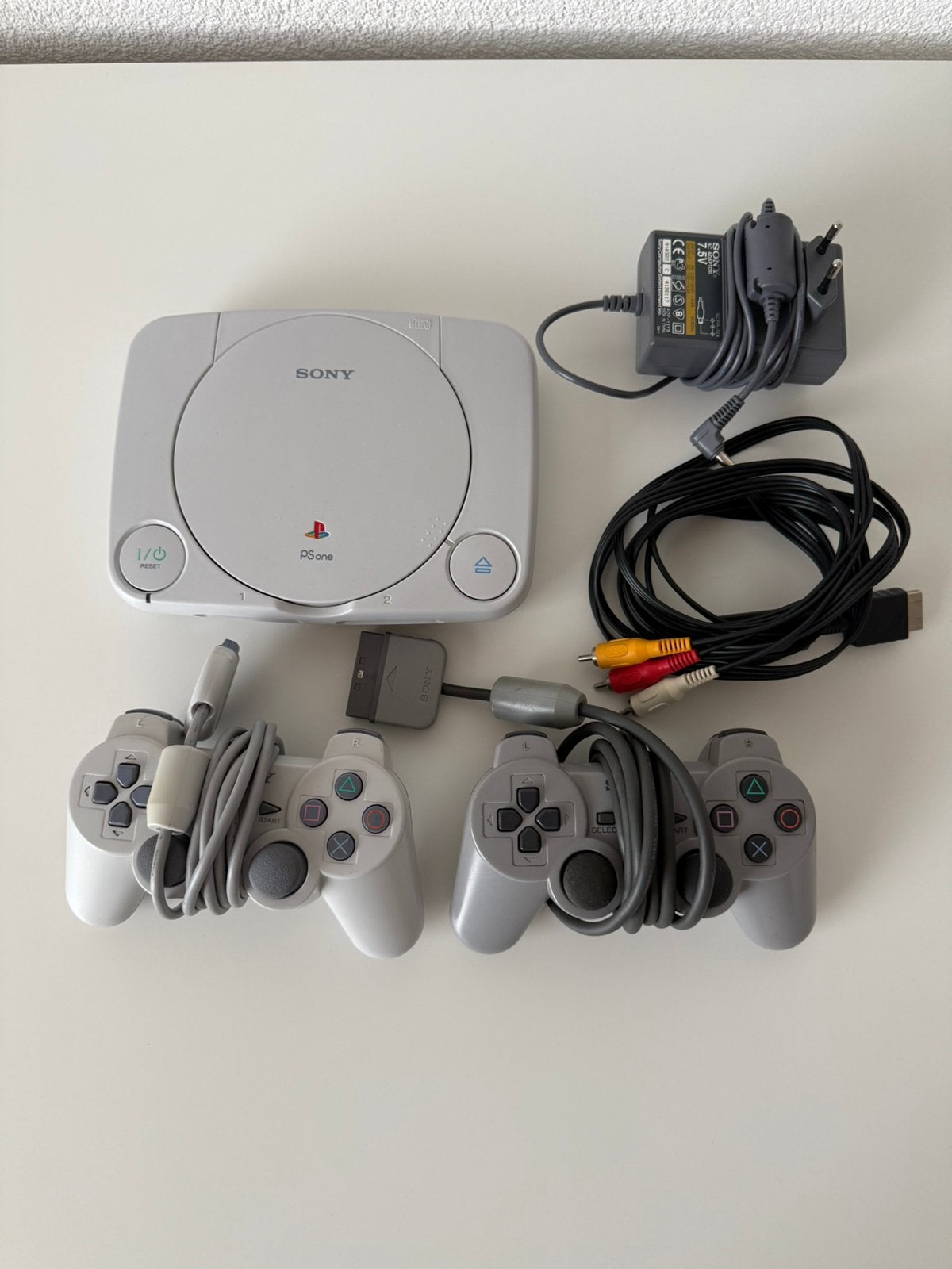 Sony PlayStation 1 (PSone) met 2 controllers en kabels, Ophalen of Verzenden, Gebruikt, Met 2 controllers