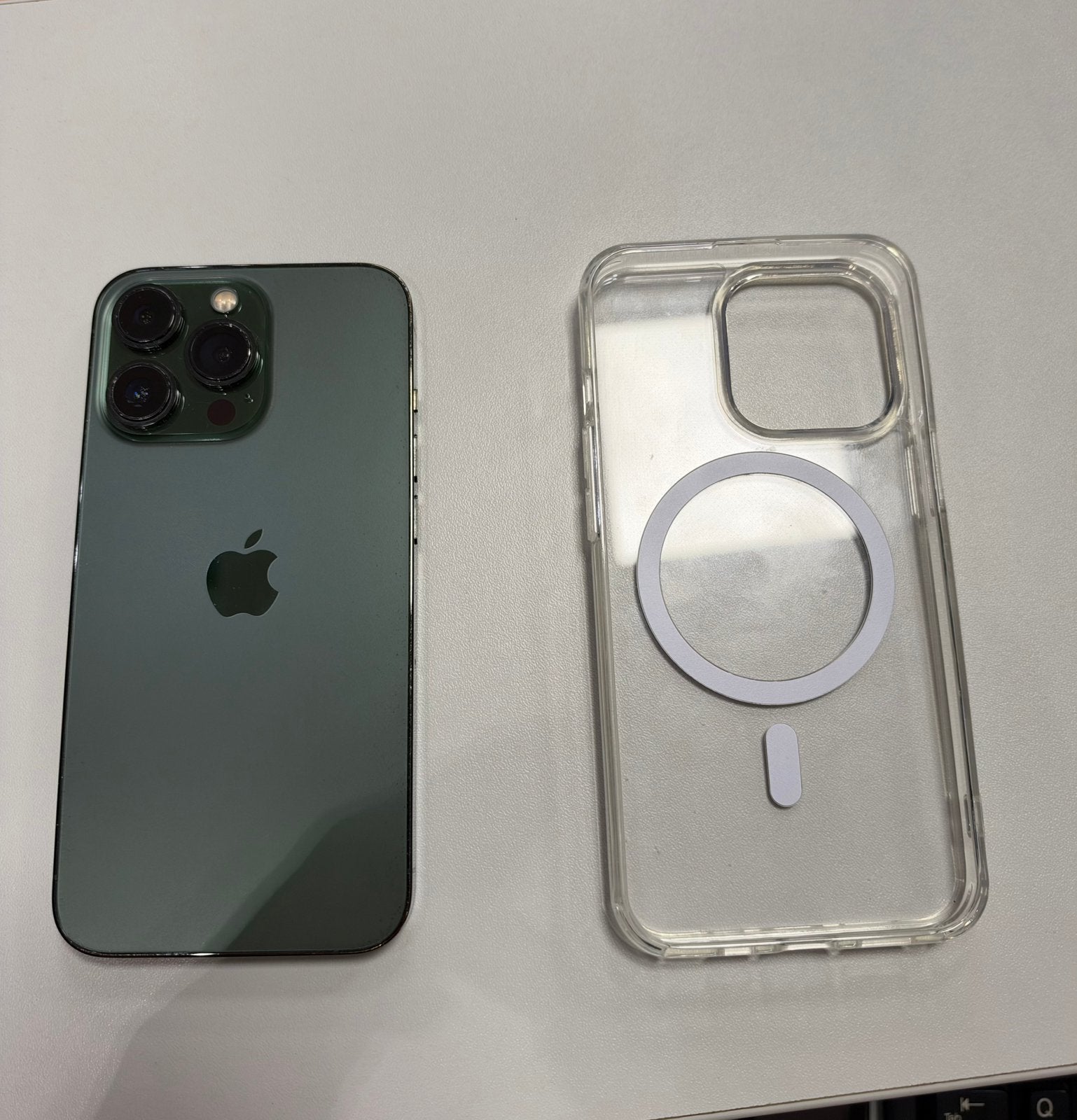 Foto 2 van iPhone 13 Pro Alpine Groen 128gb