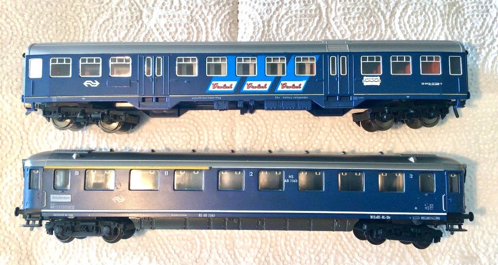 Fleischmann H0, twee NS personenwagens, Gelijkstroom, Fleischmann, Wagon, Ophalen of Verzenden