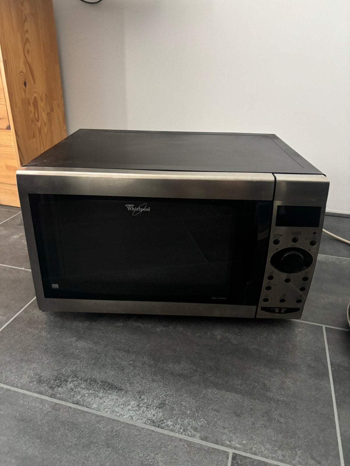 Whirlpool Combimagnetron - Zilver/Zwart - Zo goed als nieuw, Combimagnetron, Ophalen of Verzenden, Zo goed als nieuw, Draaiplateau