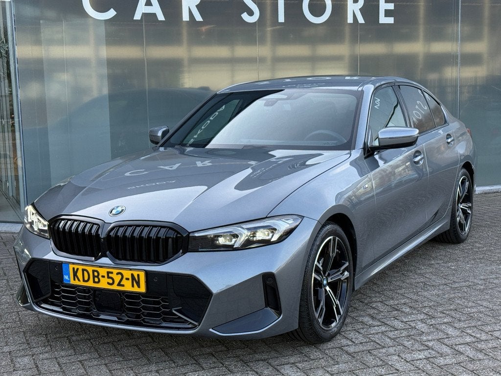 BMW 3-serie 320i M-Sport Laser|Adap Cruise|HuD|Leder|Fabriek, Auto's, BMW, Automaat, 1998 cc, Euro 6, 4 cilinders