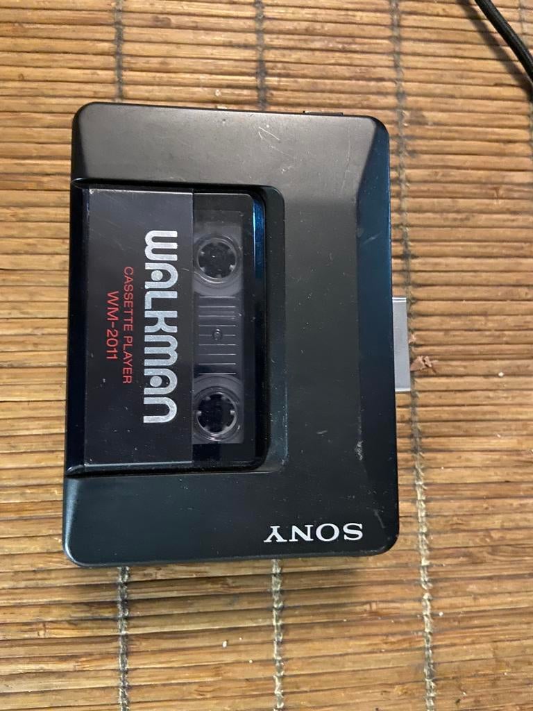 Zeer nette originele Sony WM-2011/2013 walkman, Audio, Tv en Foto, Walkmans, Discmans en Minidiscspelers, Ophalen of Verzenden