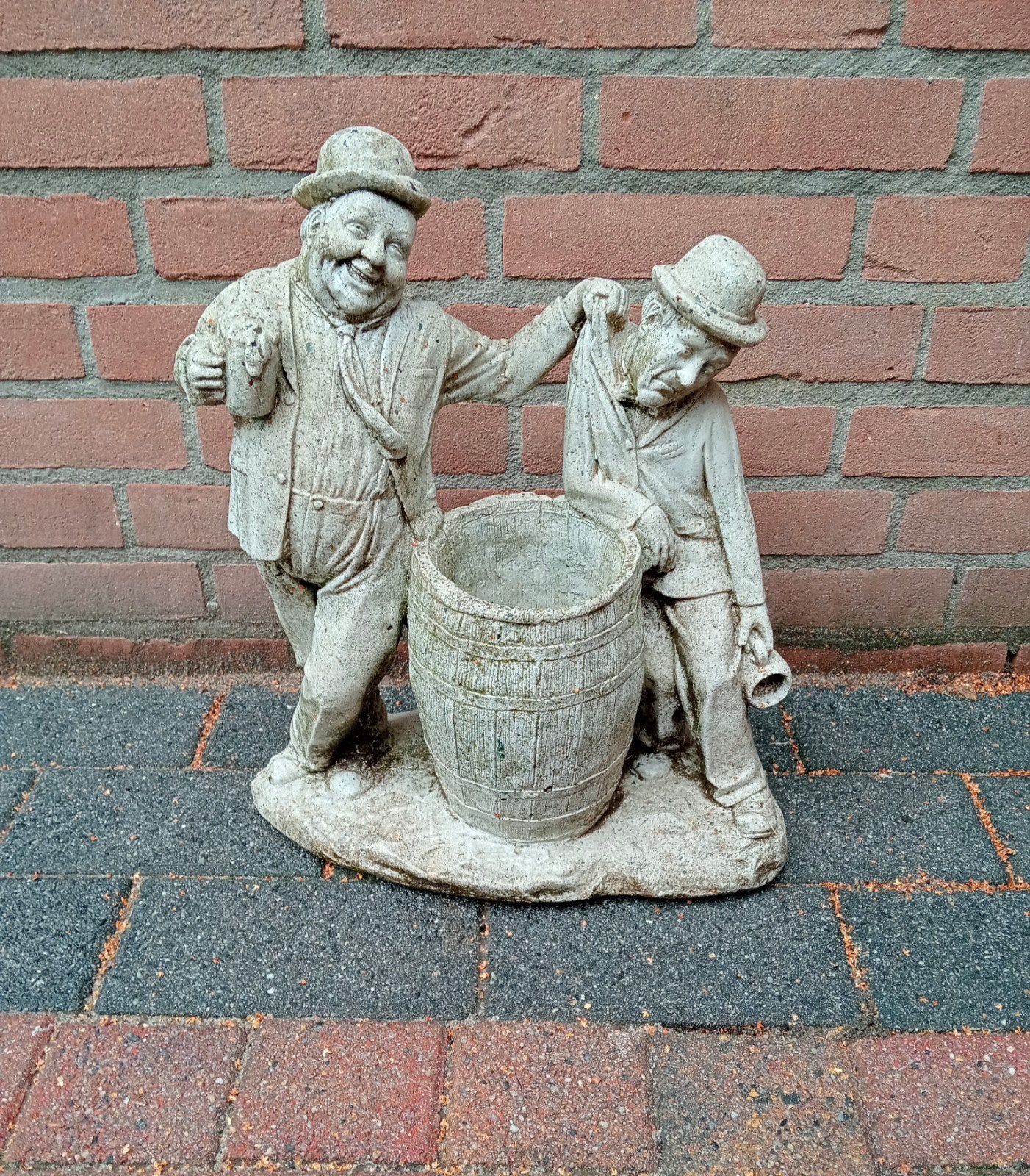Betonnen tuinbeeld De Dikke en de Dunne(Laurel en Hardy) met, Ophalen of Verzenden, Gebruikt, Beton, Mensenbeeld