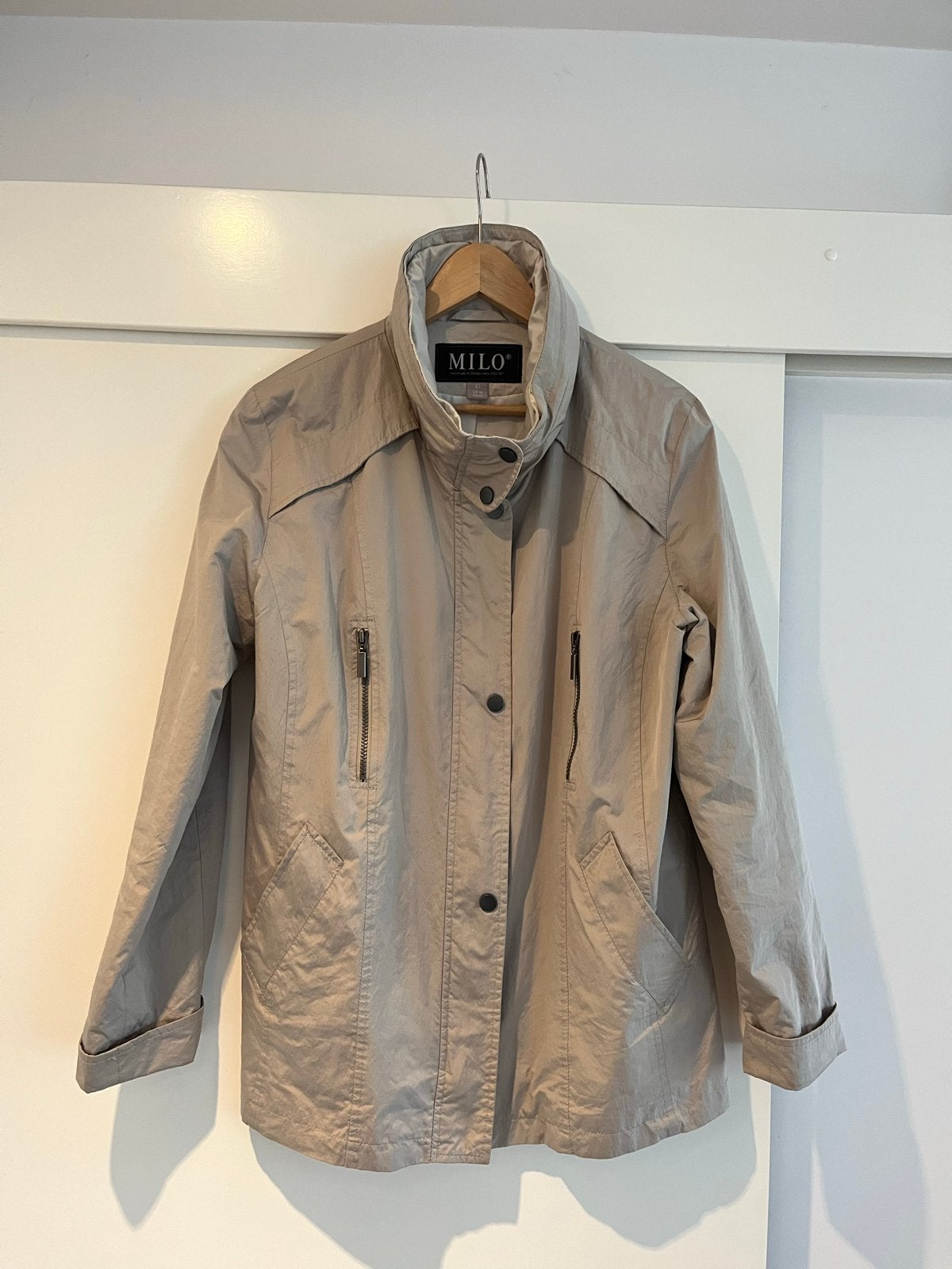 Milo jas maat 42 - Goede staat, Ophalen of Verzenden, Zo goed als nieuw, Maat 42/44 (L), Beige