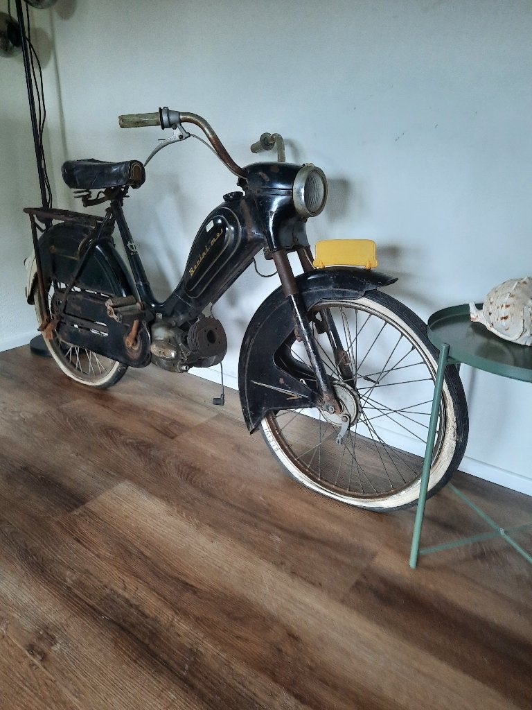 Berini Oldtimer rond 1950., Maximaal 45 km/u, 49 cc, 1 versnellingen, Ophalen