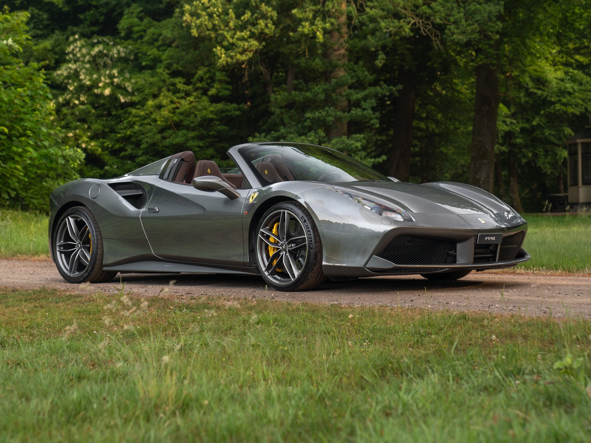 Ferrari 488 Spider | Atelier Car | Lift | Racing seats | Akr, Auto's, Ferrari, Automaat, Dealer onderhouden, Achterwielaandrijving