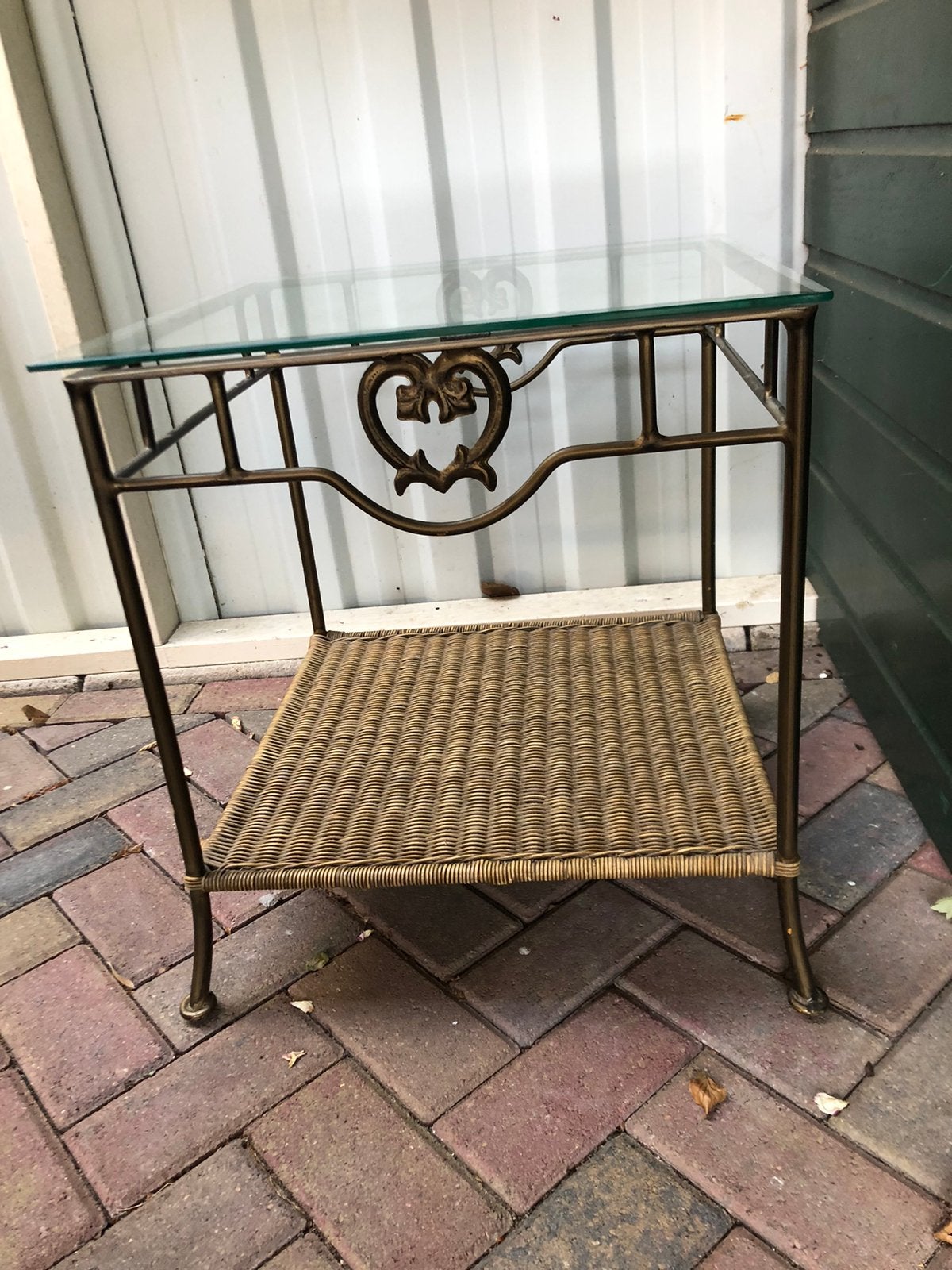 Grange bijzettafel heeft een ijzeren frame, Huis en Inrichting, Ophalen, 50 tot 100 cm, Rond, Zo goed als nieuw