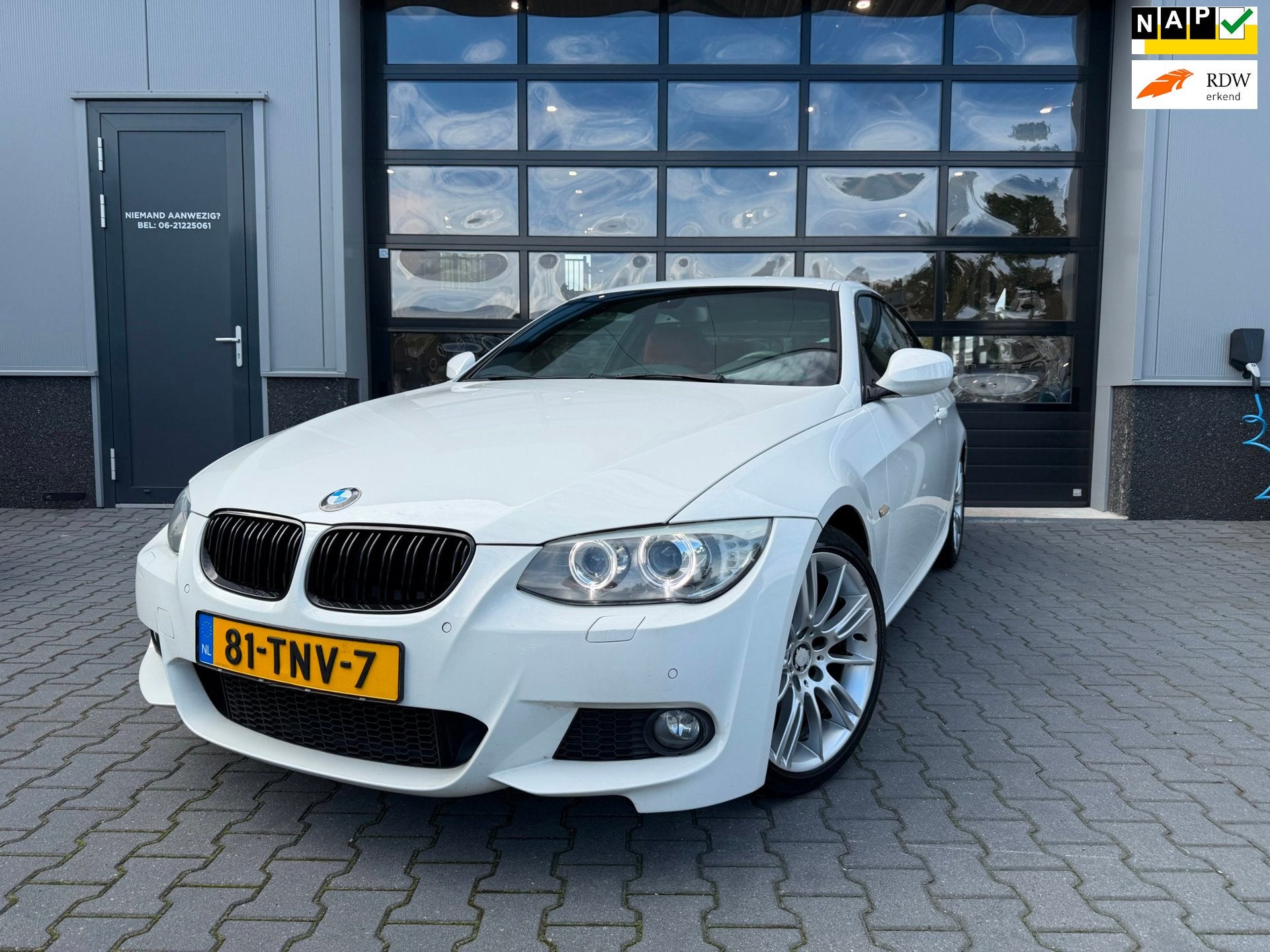 BMW 3-serie Coupé 320i Business Line Sport, M-PAKKET en spo, Auto's, BMW, Euro 5, 4 cilinders, 4 stoelen, Handgeschakeld