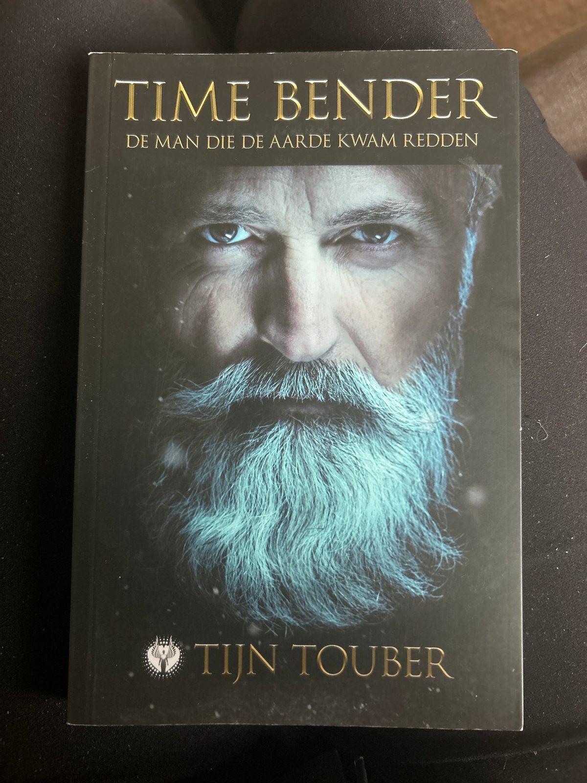 Time Bender: De Man Die De Aarde Kwam Redden, Ophalen of Verzenden, Zo goed als nieuw