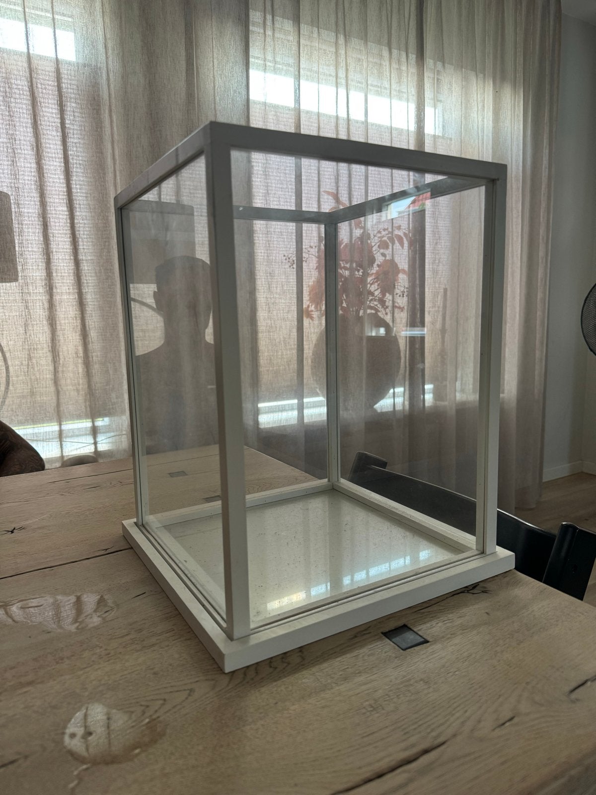 Glazen vitrinekast Kwantum, Ophalen, Zo goed als nieuw, Modern, Wit