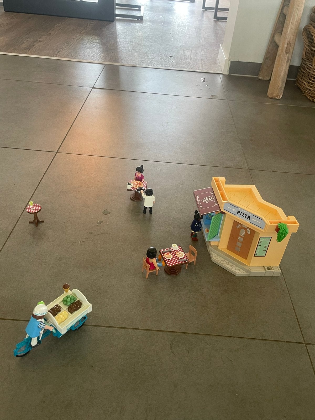 Playmobil Pizzaria met ijscokar en accessoires, Ophalen of Verzenden, Gebruikt, Jongen of Meisje