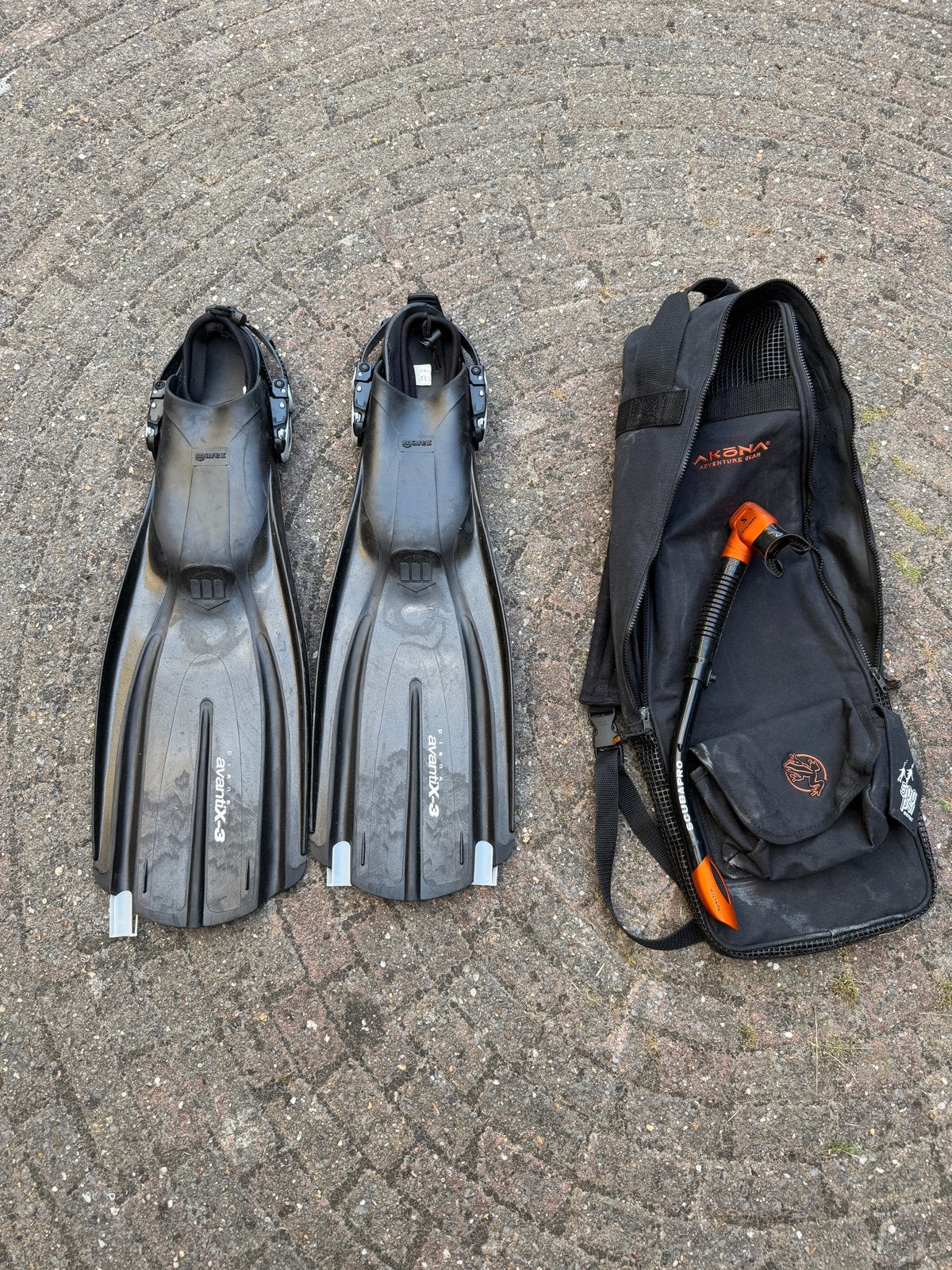 Flippers met opbergtas - Zo goed als nieuw, Watersport en Boten, Ophalen of Verzenden, Zo goed als nieuw, Zwem- of Duikvliezen
