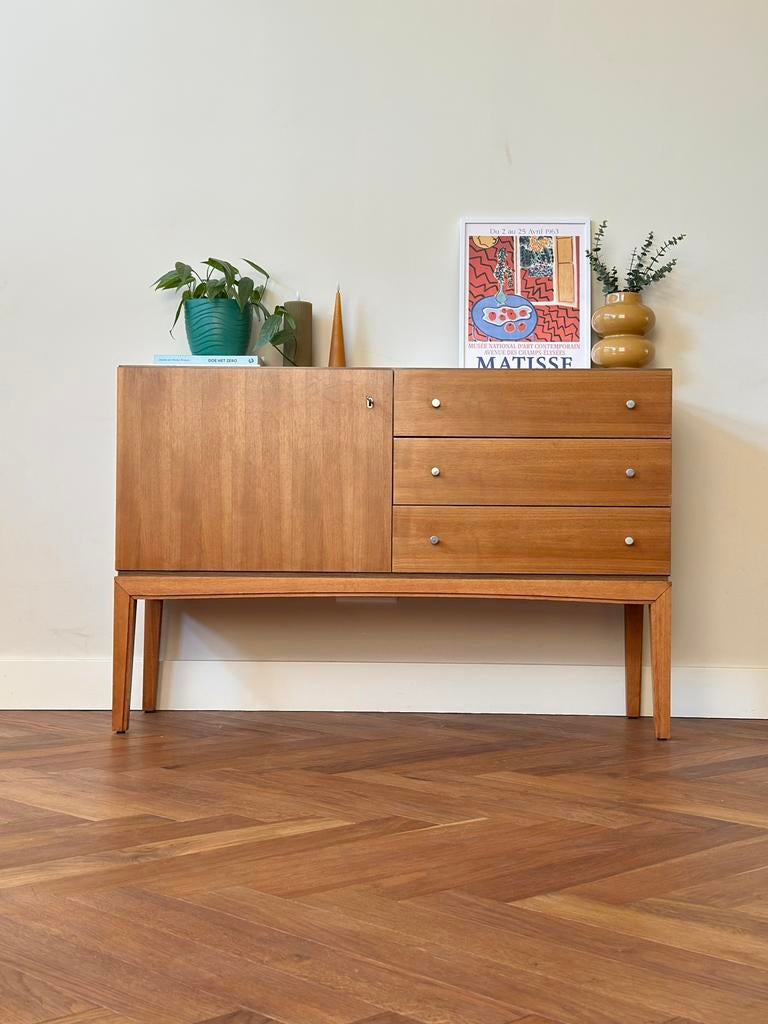 Vintage dressoir Palette sideboard teak hout jaren 50/60/70, Ophalen, Gebruikt, 25 tot 50 cm, Met deur(en)