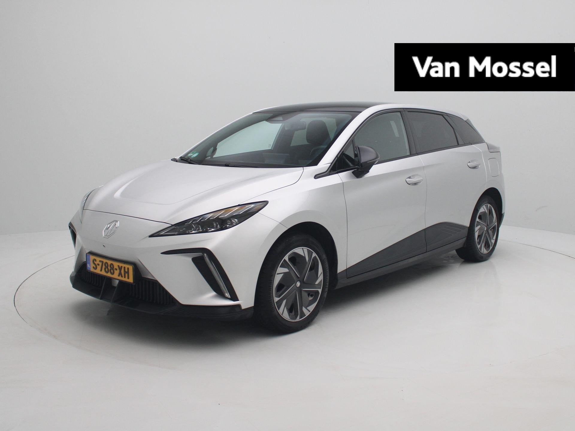 MG 4 Luxury 64 kWh | Apple Carplay - Android Auto | Camera |, 12 maanden, Gebruikt, Automatische klimaatregeling, Origineel Nederlands