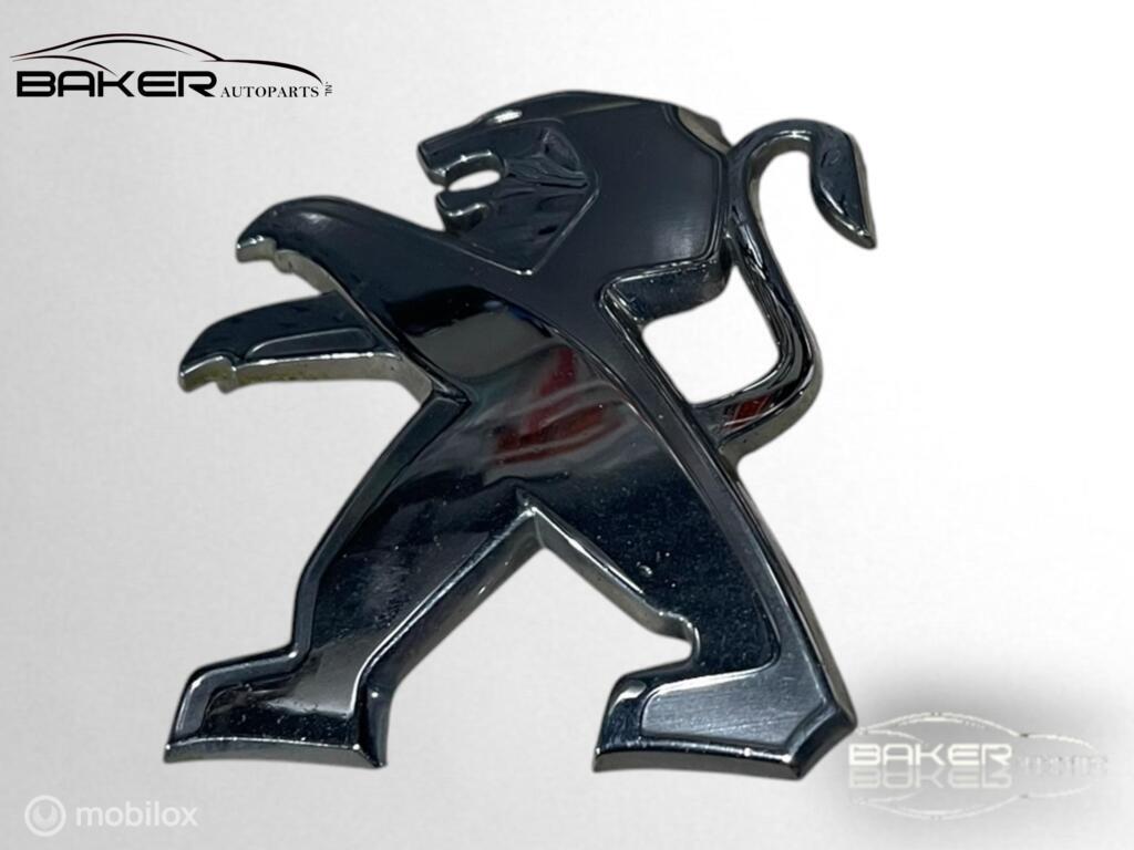 Embleem voor motorkap Peugeot 208 ('12->) 9673874777, Auto-onderdelen, Gebruikt, Ophalen of Verzenden, Peugeot, Peugeot