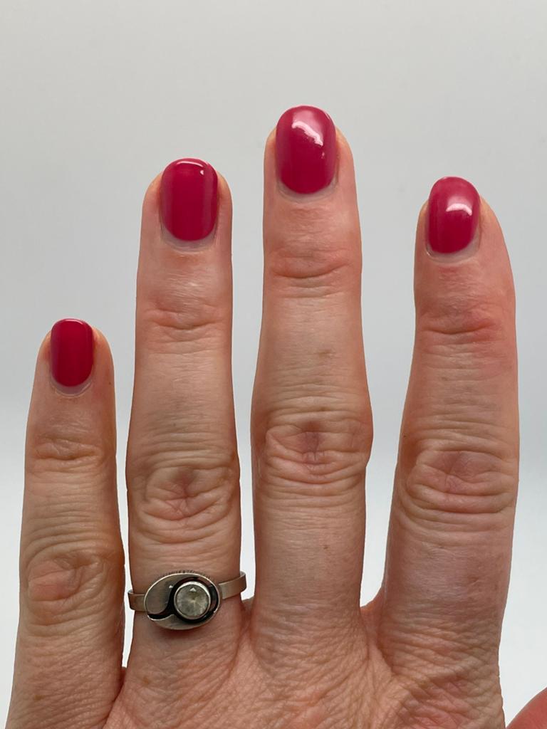 E81 Prachtige zilveren Karl Laine Finland ring (verstelbaar), Met kristal, Ophalen of Verzenden, X, Dame