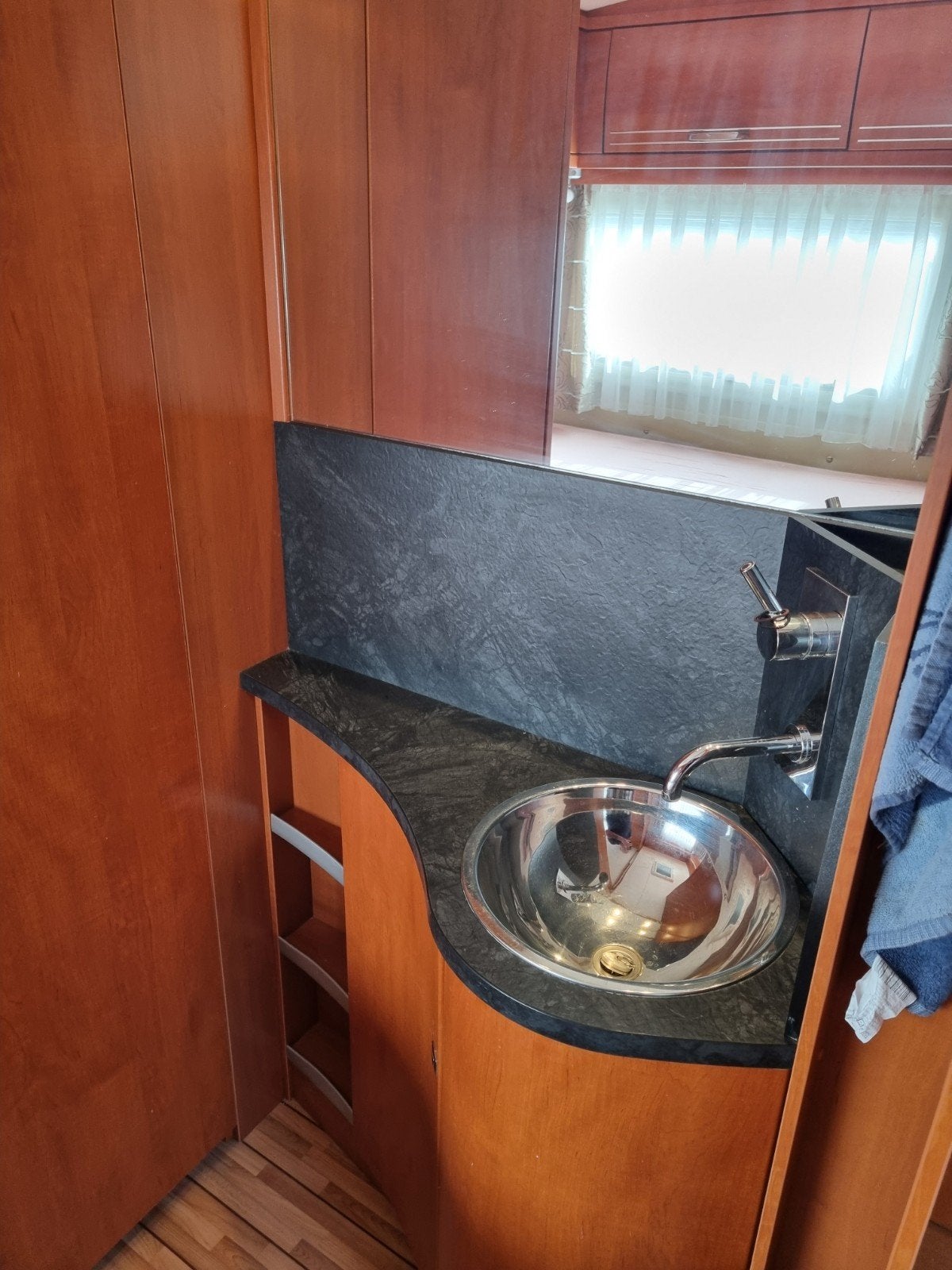 Foto 19 van Tabbert puccini 560TD bj,15 als nieuw BOMVOL ACCESSOIRES