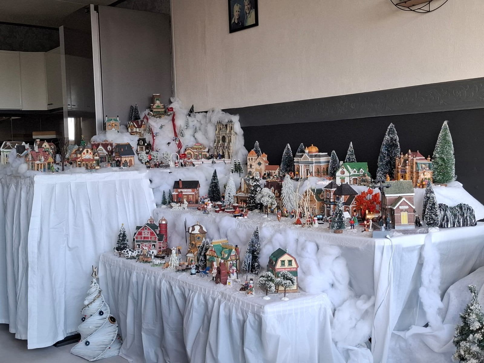 Mooi compleet kerstdorp, Diversen, Ophalen, Zo goed als nieuw
