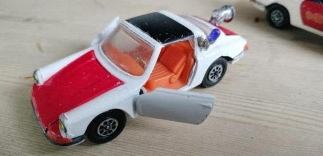 POLITIE PORSCHE 911 Targa ,classic CORGI whizwheels 1/43, Ophalen of Verzenden, Zo goed als nieuw, Auto, Corgi