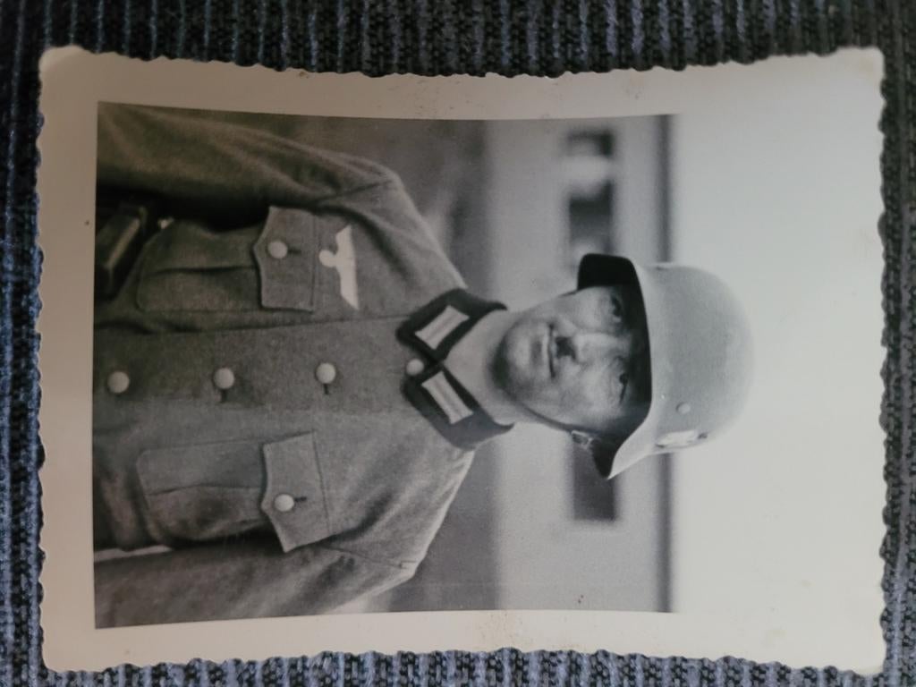 Wehrmacht soldaat met bekende schorbart, Ophalen of Verzenden, Voor 1940, Zo goed als nieuw, Overige onderwerpen