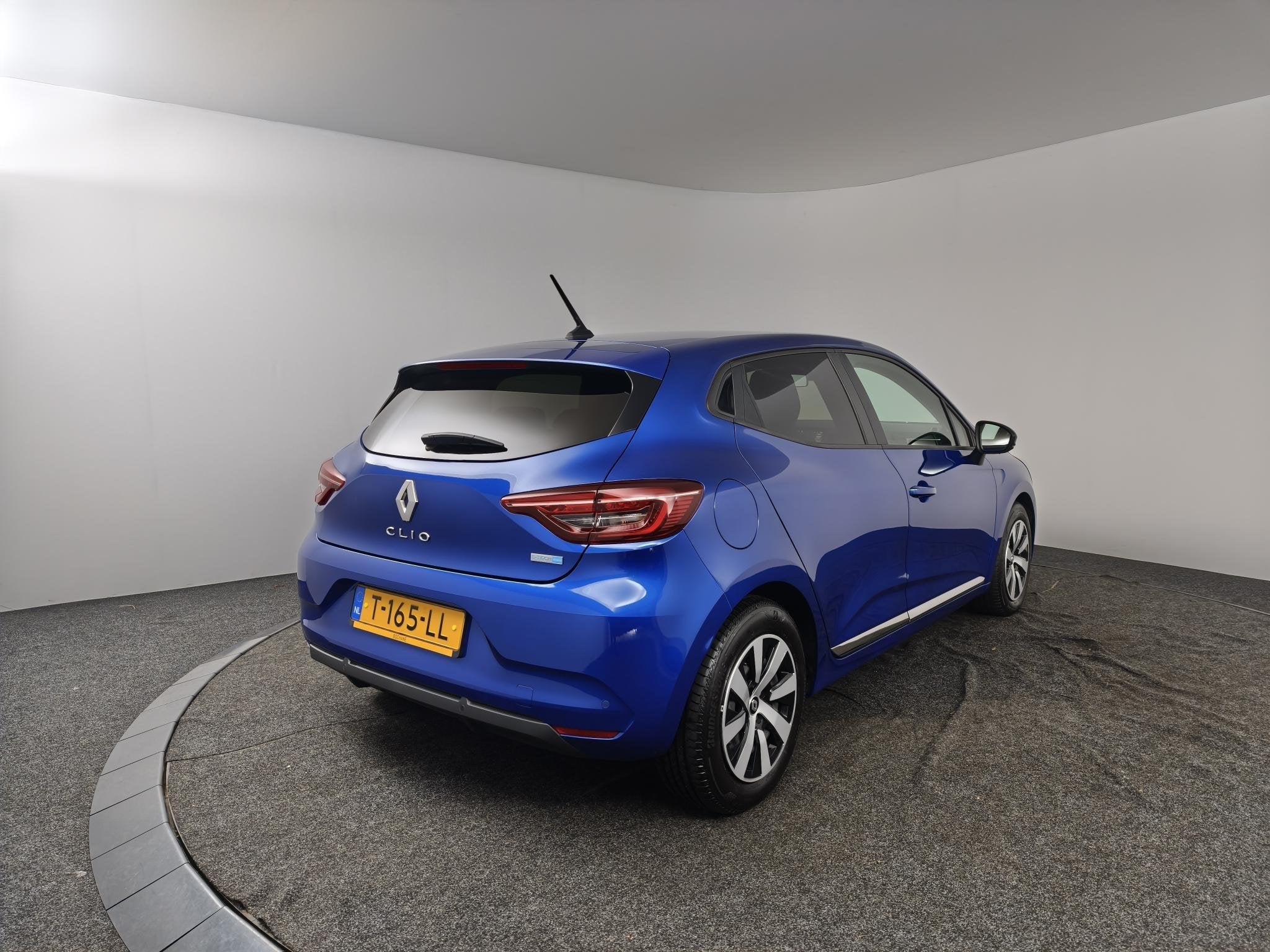 Renault Clio 1.6 E-Tech Hybrid 145 Equilibre | Navigatie | P, Auto's, Stof, Gebruikt, Euro 6, Origineel Nederlands