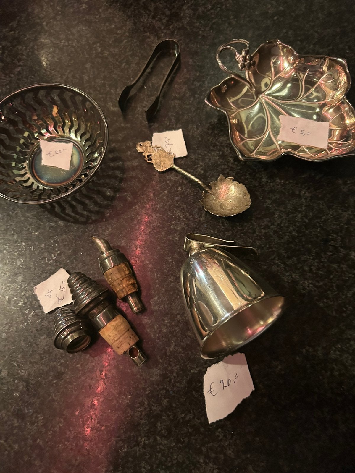 Diverse verzilverde voorwerpen, Ophalen