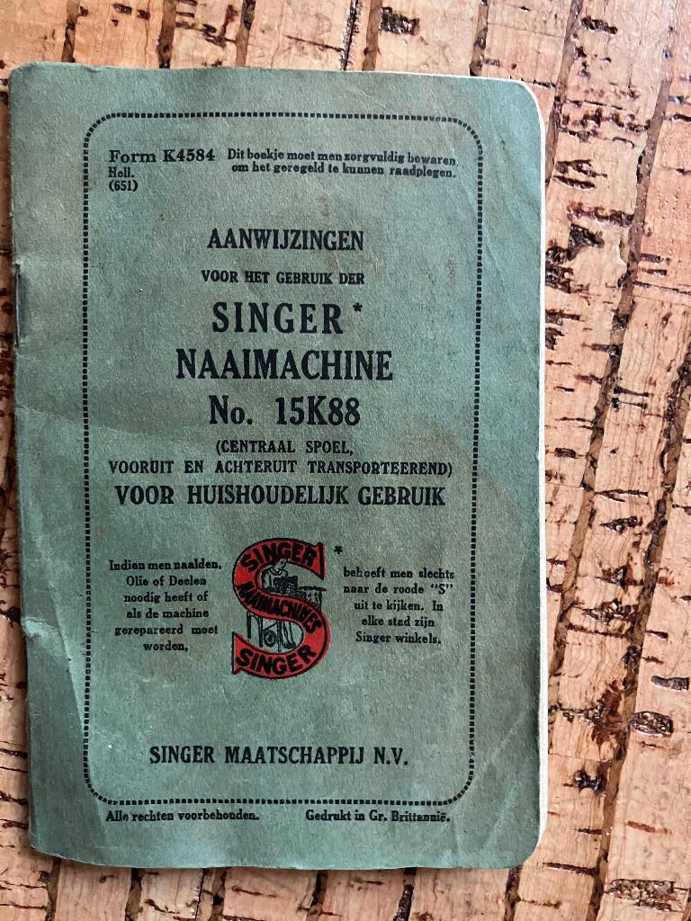 Singer naaimachine boekje, Antiek en Kunst, Antiek | Naaimachines, Ophalen of Verzenden